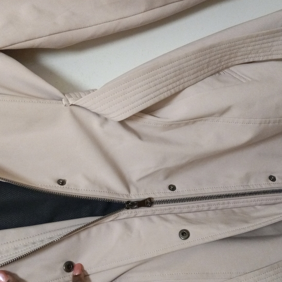 Calvin Klein waterproof jacket - Picture 6 of 13